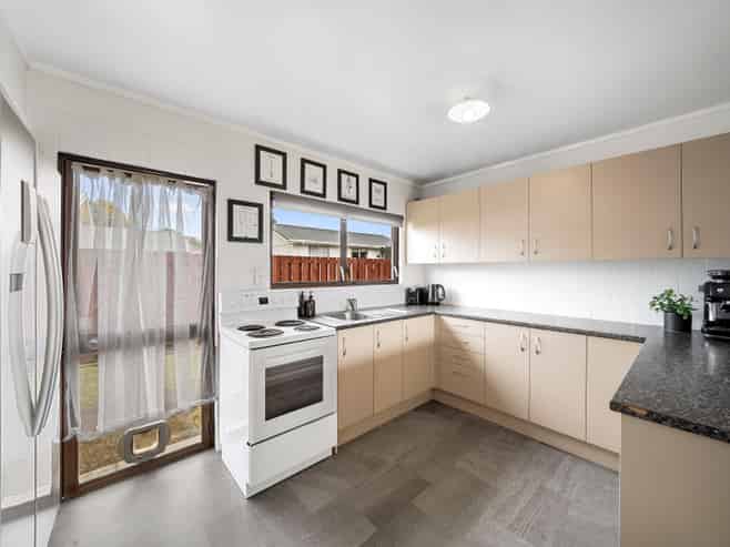 2/51 Browns Road, Manurewa