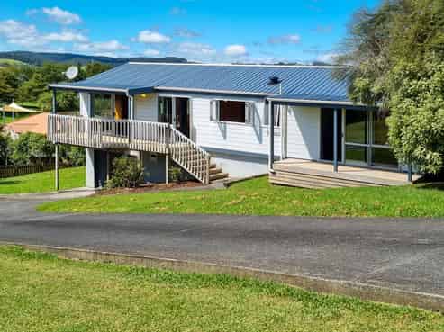 9 Empressa Heights, Helensville