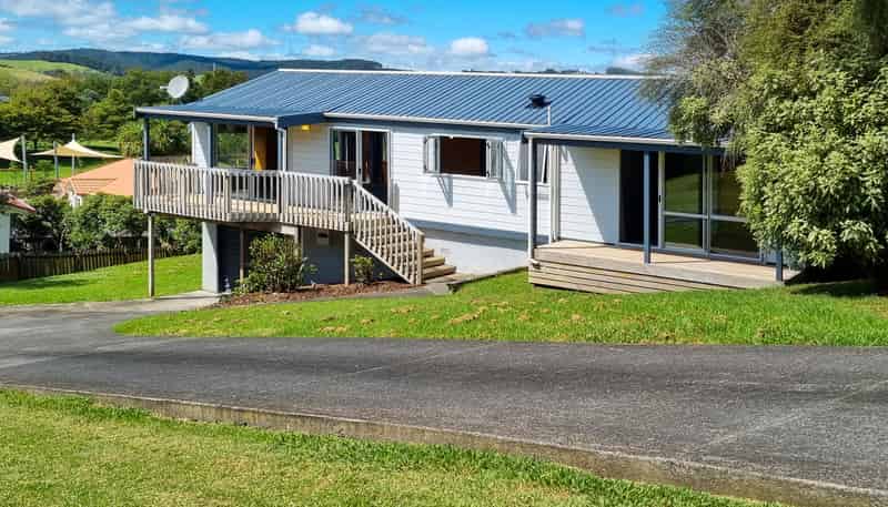 9 Empressa Heights, Helensville