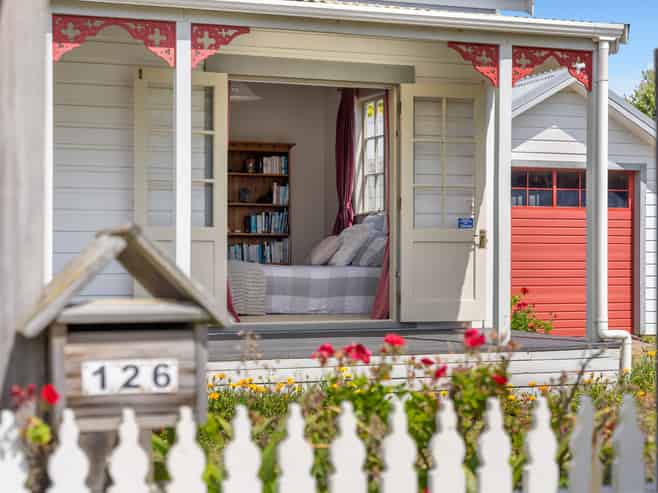 1 Eruini Street, Waikanae Beach