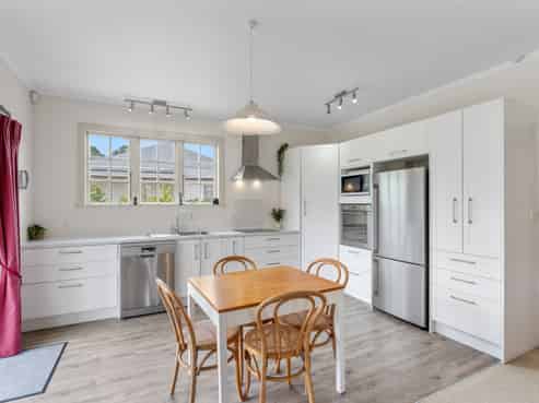 1 Eruini Street, Waikanae Beach