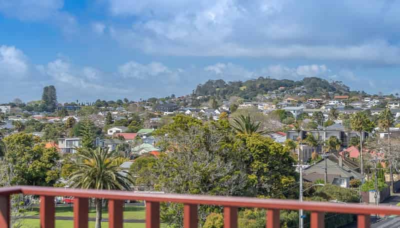 803/2B Te Ara Taurapa, Point Chevalier