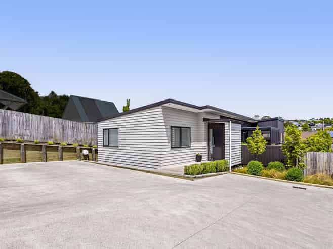 17 Langton Road, Stanmore Bay