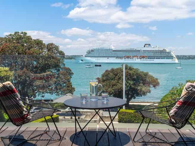 11 King Edward Parade, Devonport