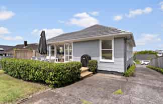 16 Clairville Crescent, Waiotaiki Bay