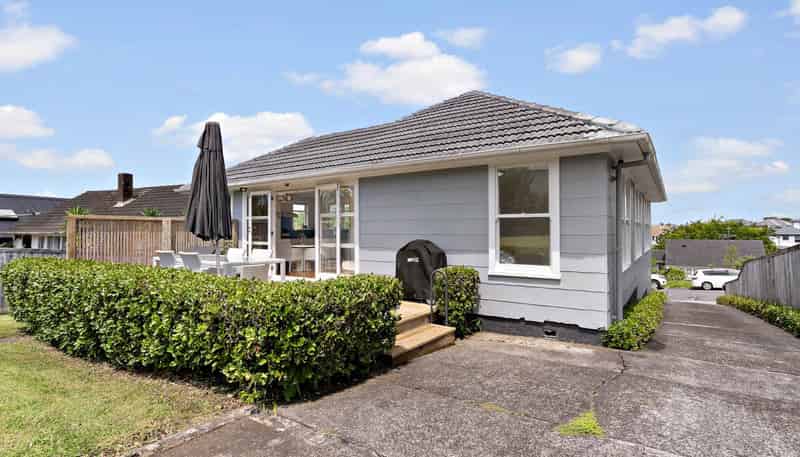 16 Clairville Crescent, Waiotaiki Bay