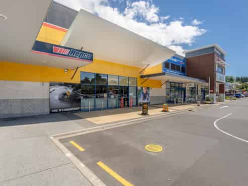 Prime Fraser Cove Commercial - 7% Return 