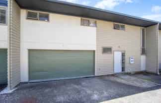 1212B New North Road, Mount Albert