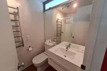 22/4 Lake Avenue, Frankton