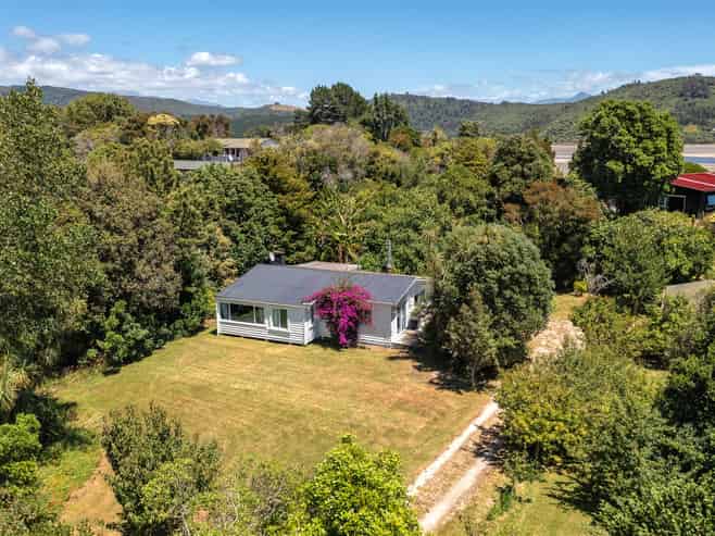 89 Bishop Road, Parapara