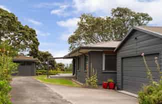 37 Pohutukawa Drive, Athenree