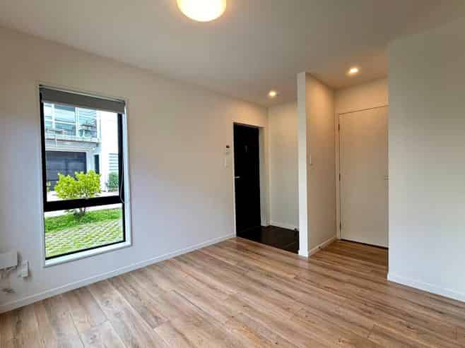 8 Seelie Court, Flat Bush