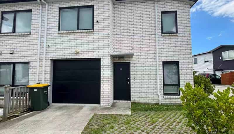 8 Seelie Court, Flat Bush