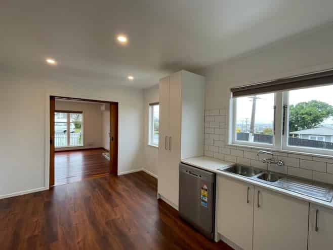 207 New Windsor Road, New Windsor