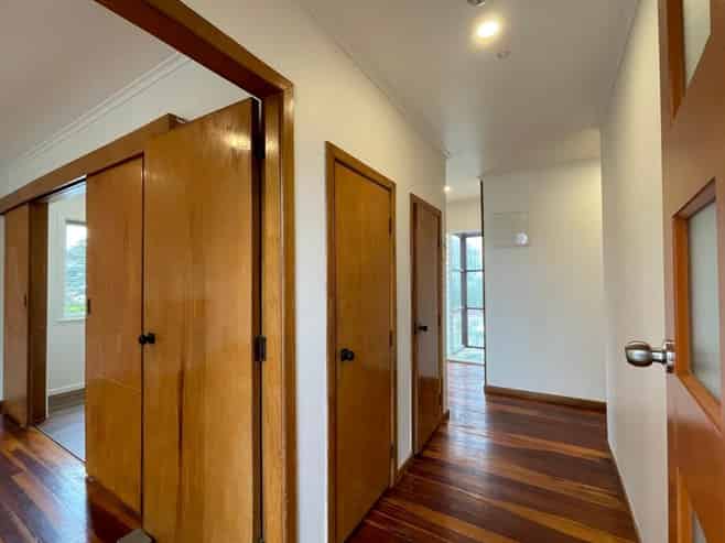 207 New Windsor Road, New Windsor