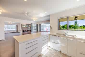 54 Mt Herbert Road, Waipukurau