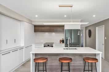 102 Tauhinu Avenue, LINCOLN