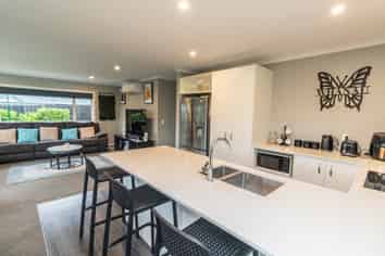 51 Grovedale Square, Wainuiomata