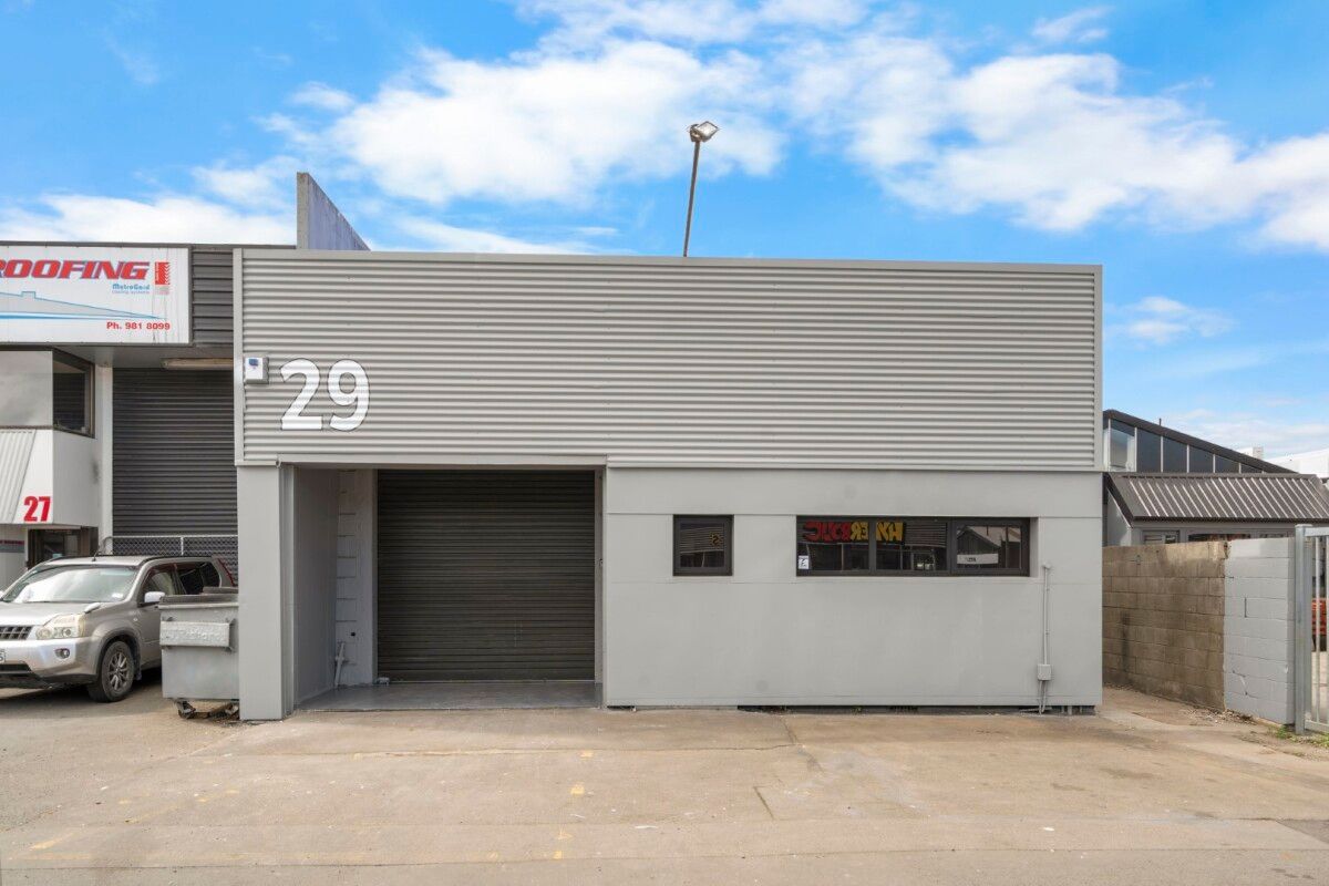 Refurbished Sydenham Warehouse with Modern Offices - Ansicht 2