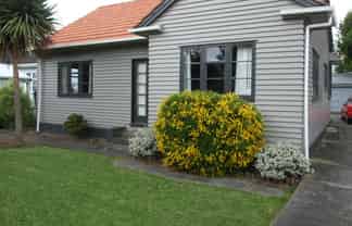 220 College Street, West End