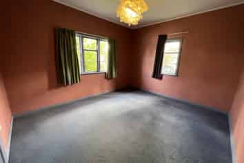 220 College Street, West End