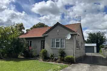 220 College Street, West End