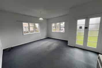 220 College Street, West End