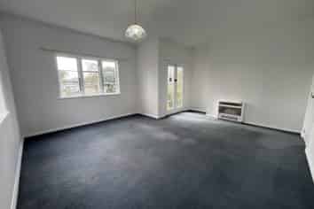 220 College Street, West End