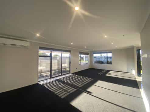 28 Queens Road, Glen Avon