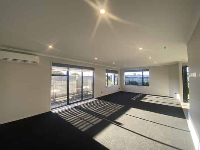 28 Queens Road, Glen Avon