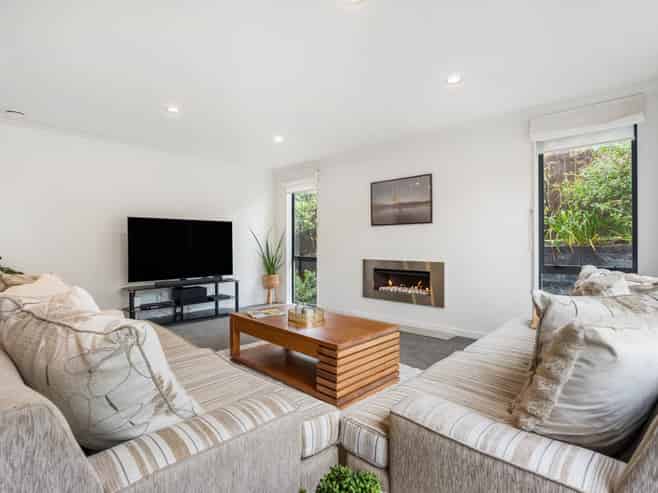 8 Hilton Close, Albany