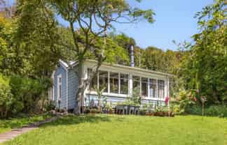 6 Airlie Street, Glenduan