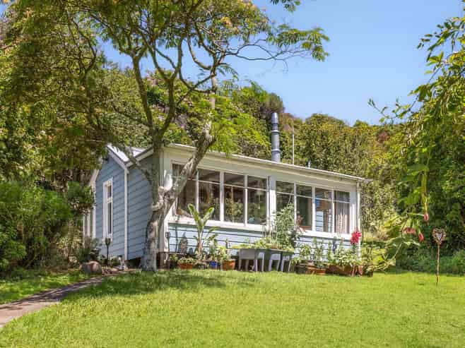 6 Airlie Street, Glenduan