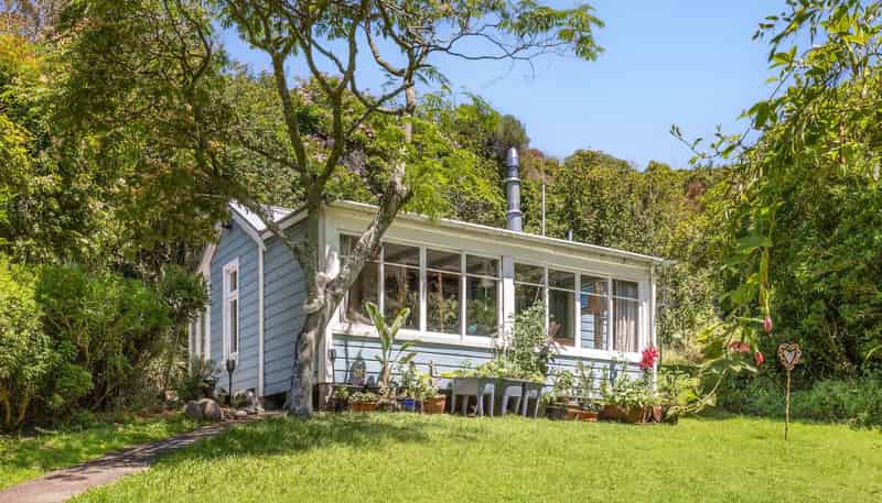 6 Airlie Street, Glenduan