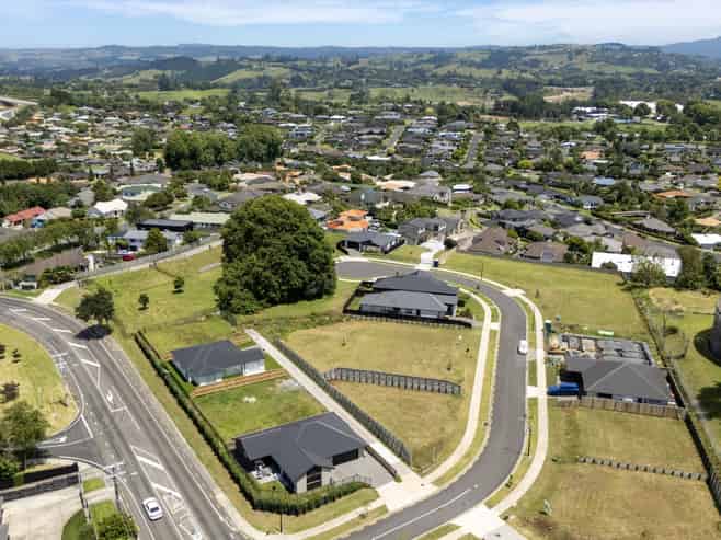 8, 14, 27 Omanga Way, Bethlehem