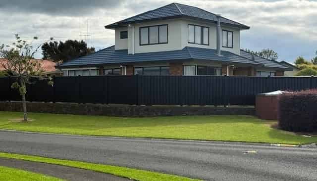 1  Hinton Place, Pyes Pa