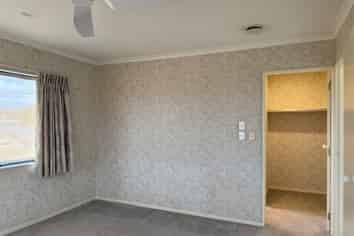 1  Hinton Place, Pyes Pa