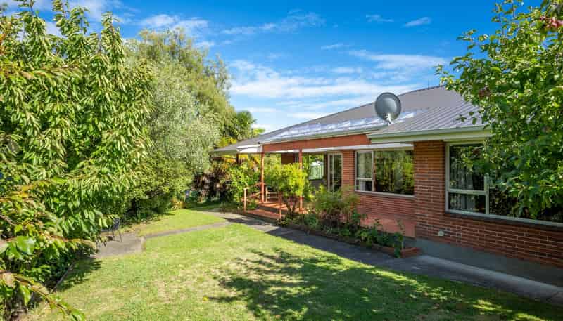 80 Halifax Street East, Nelson