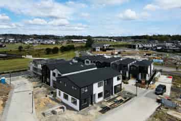 2/75 Te Taruna Drive, Milldale