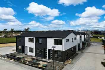 2/75 Te Taruna Drive, Milldale