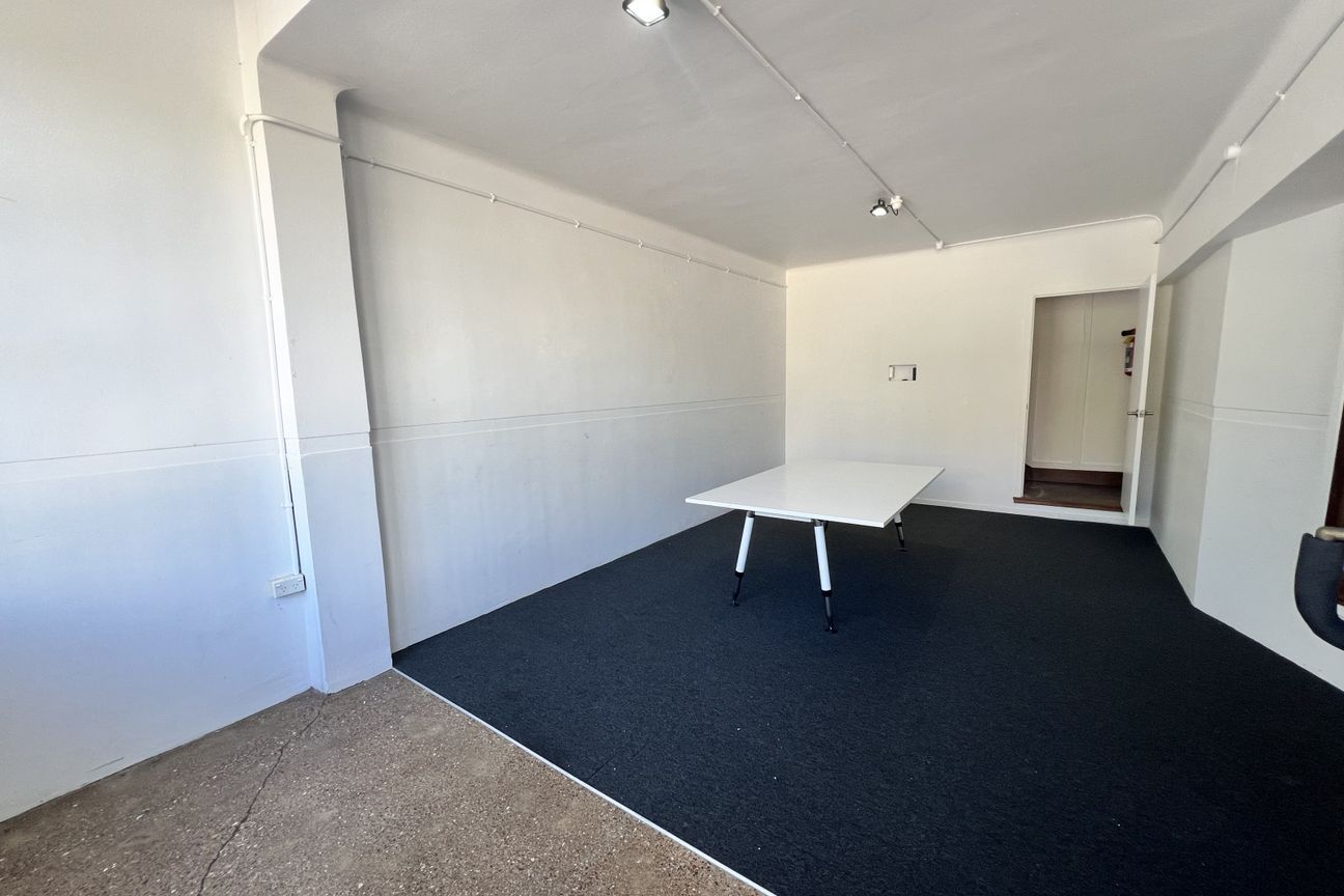 Affordable CBD Office | Character Charm - Więcej