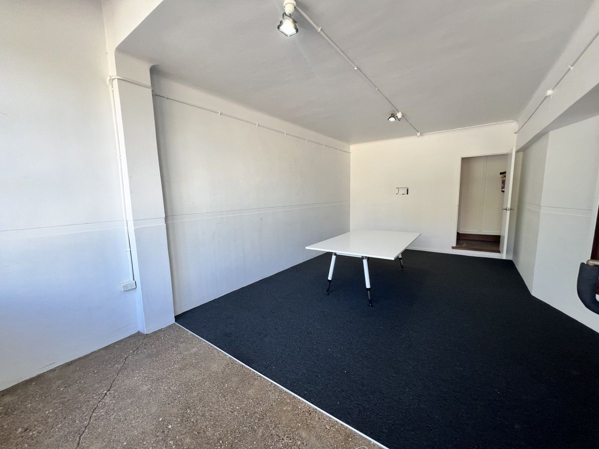 Affordable CBD Office | Character Charm - Mehr