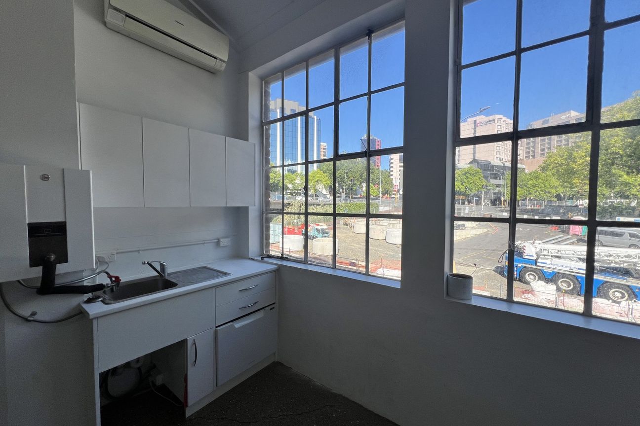 Affordable CBD Office | Character Charm - Widok 2