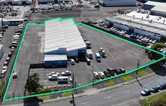 High Profile Warehouse & Secure Yard