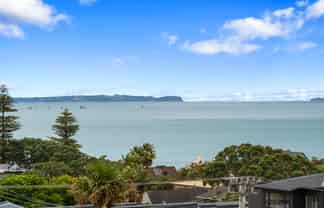 3/344A Beach Road, Mairangi Bay