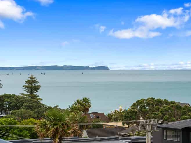 3/344A Beach Road, Mairangi Bay
