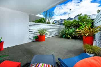 2/180 Peterborough Street, Christchurch Central