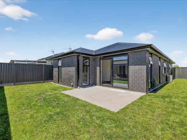 46 Hammick Crescent, Pyes Pa