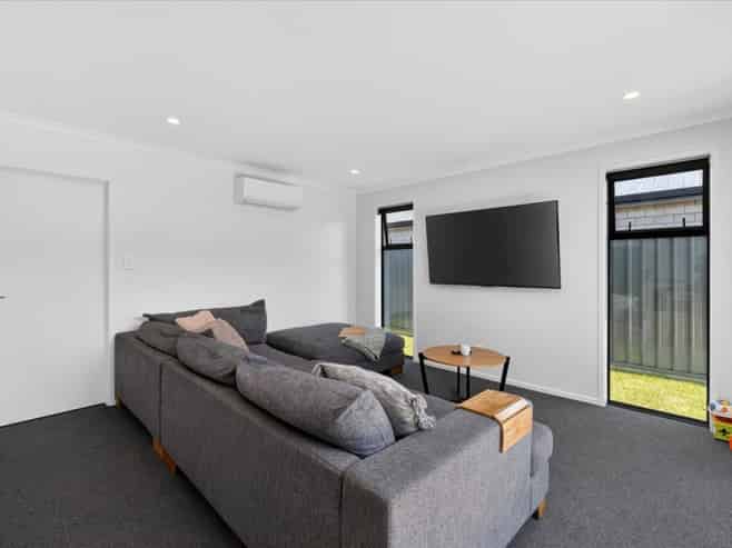 46 Hammick Crescent, Pyes Pa