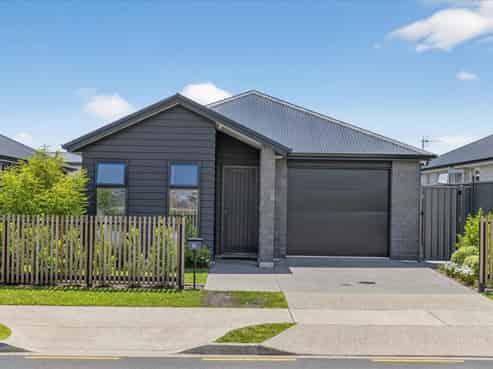 46 Hammick Crescent, Pyes Pa